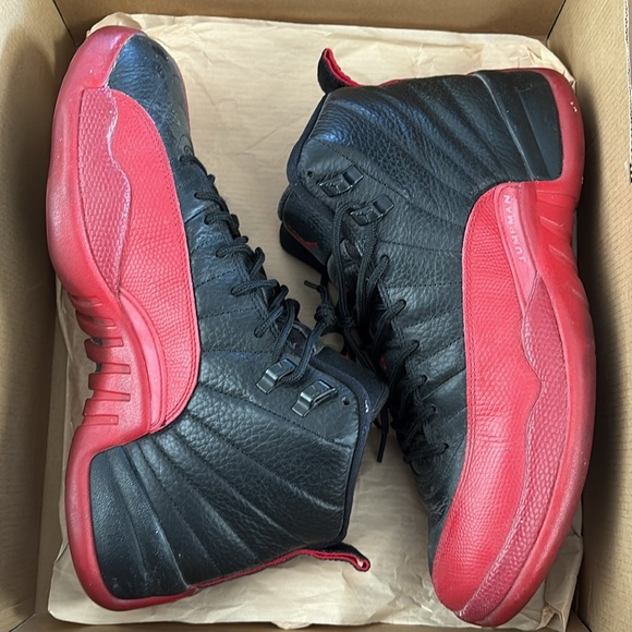 Air Jordan 12 Retro - Black/Varsity Red w/original box